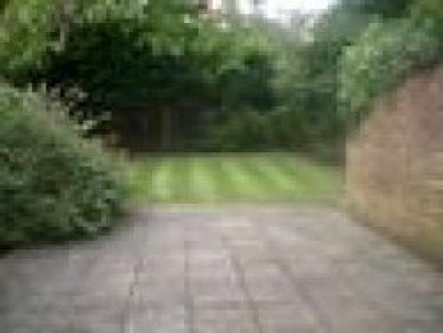 			Studio Apartment, 1 bath, 1 reception Flat			 Wentworth Road, GOLDERS GREEN NW11